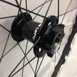 günstig kaufen online Notubes ZTR Valor Pro Lefty/12x142mm 29er Carbon Laufradsatz 9